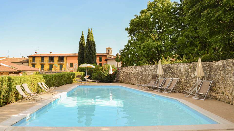 Soggiorno relax sul Lago di Garda con spa, degustazione di vino e molto altro