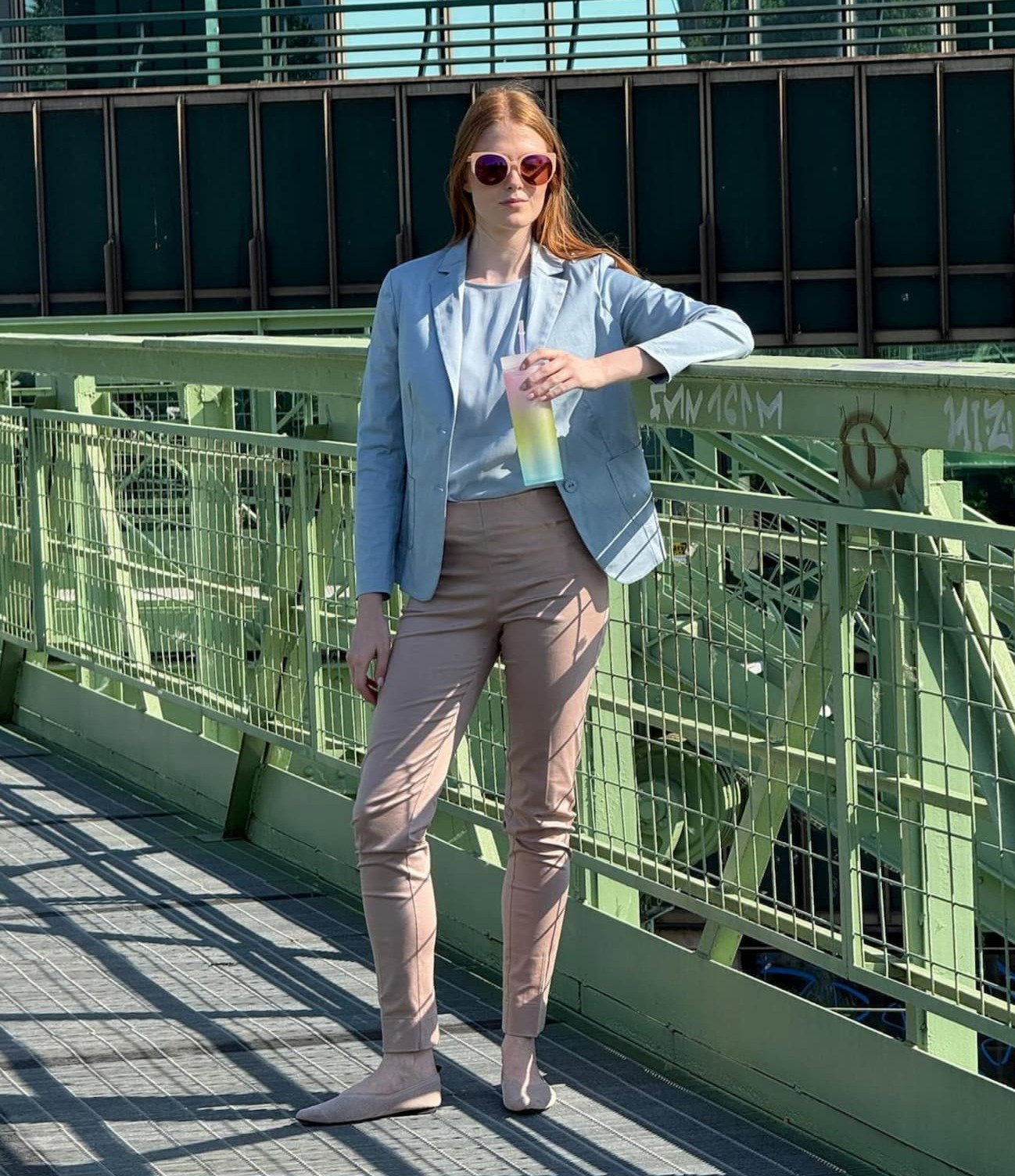 Pantalone capri con spacchetti