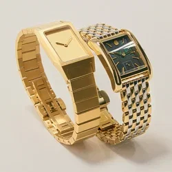 Due orologi da polso: uno con cassa rettangolare in oro e bracciale a maglie, l'altro in oro e argento con quadrante rettangolare e bracciale decorato.