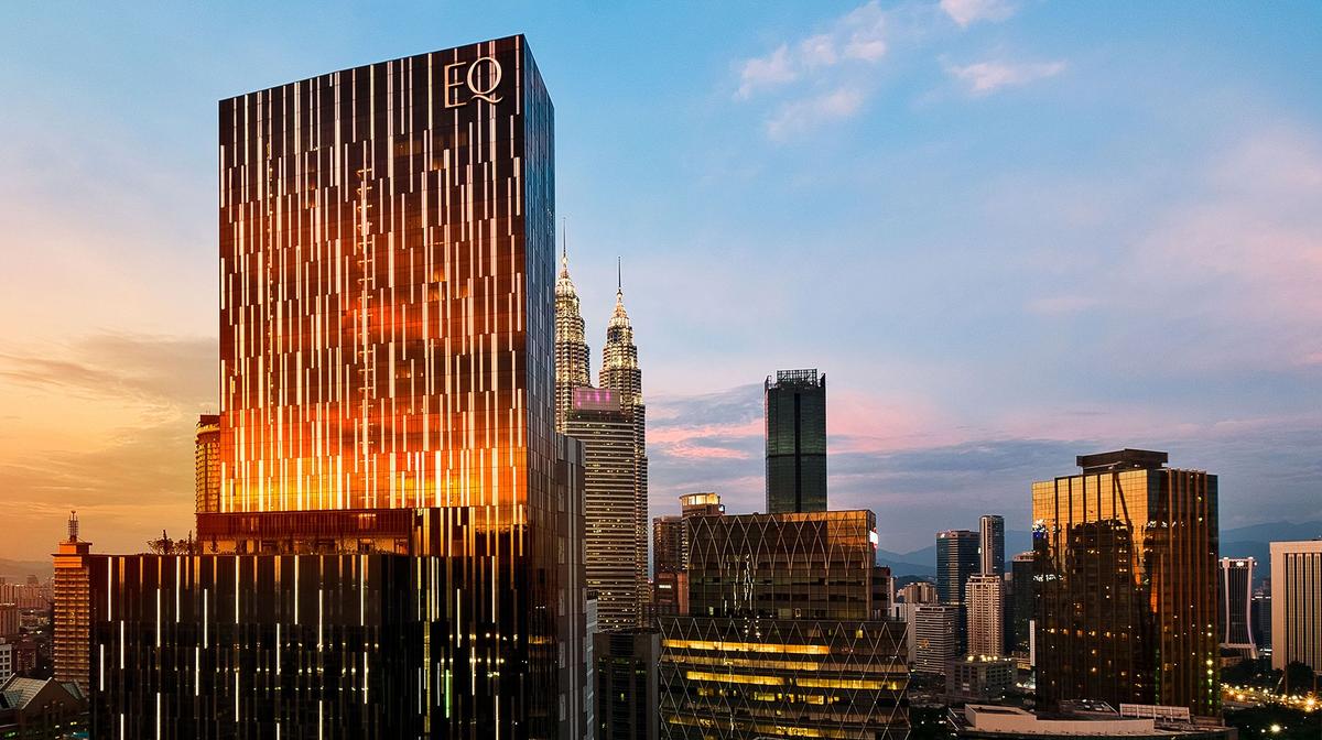 Award-Winning Kuala Lumpur Sky-High Opulence with Daily Breakfast, Nightly Cocktails & Club Lounge Access