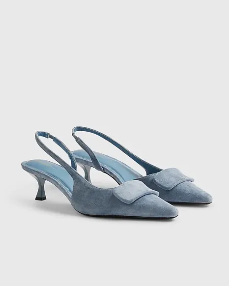 SHOES & SANDALS