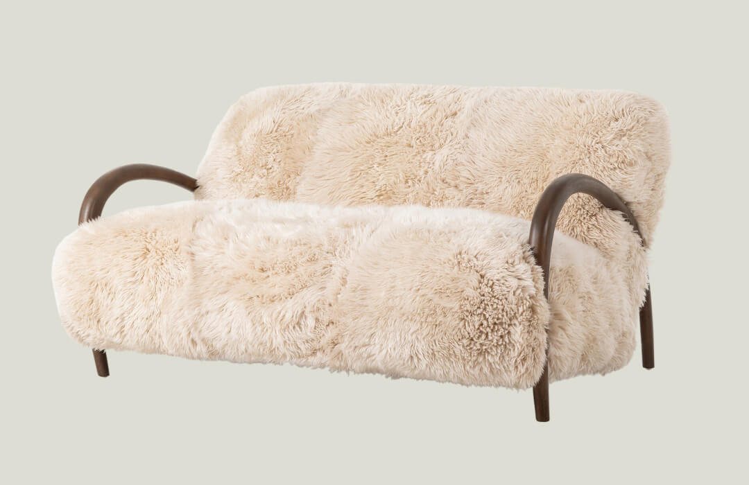 Sandro Settee