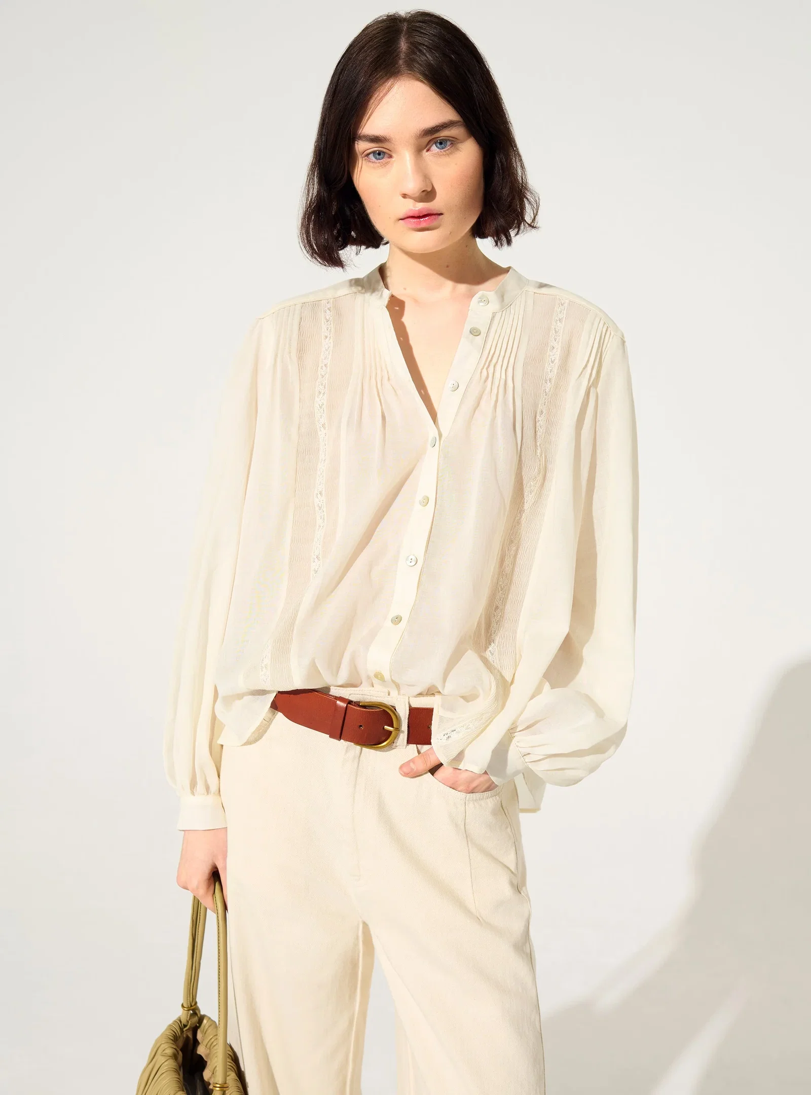 Image of Chemise oversize plissée et Dentelle de Calais-Caudry®