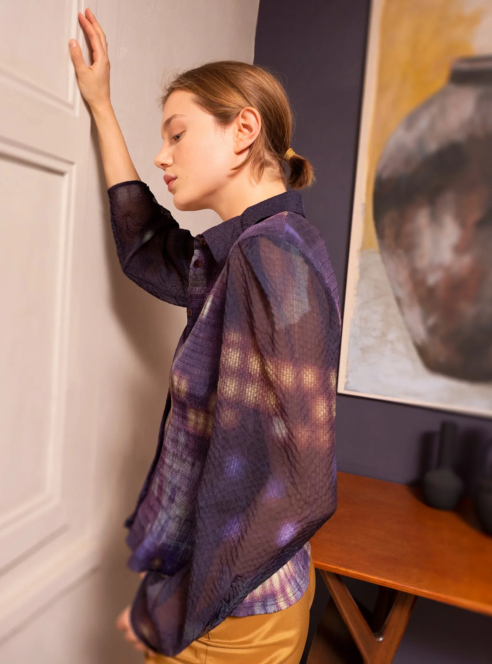 Image of Chemise ajustée plissée imprimé maison violette