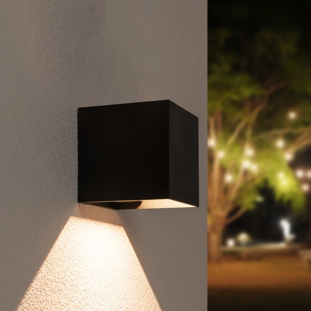 Kansas Solar wall light