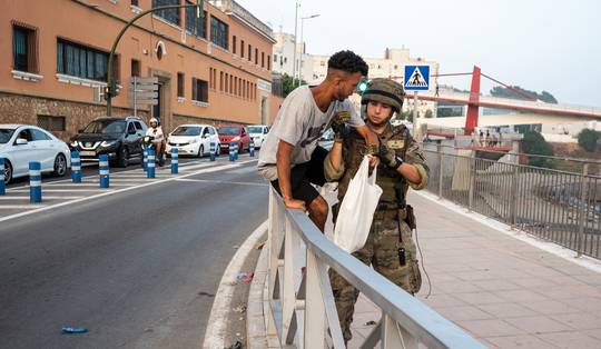 Chaotische bestorming Ceuta eindigt met drijfjacht op migranten uit Marokko
