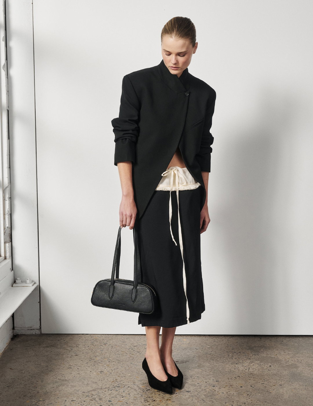 Vera Black Baguette Bag