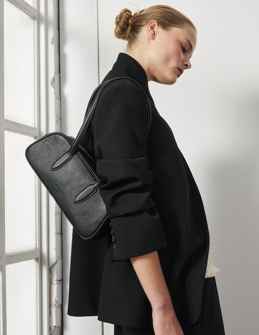 Vera Black Baguette Bag