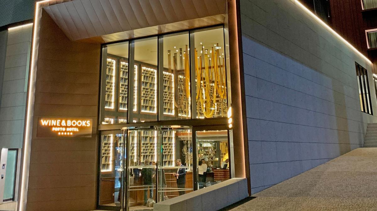 Porto Boutique City Luxury with Daily Breakfast, Rooftop Bar & Nightly Drinks