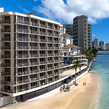 Oahu: OUTRIGGER Reef Waikiki Beach Resort Package