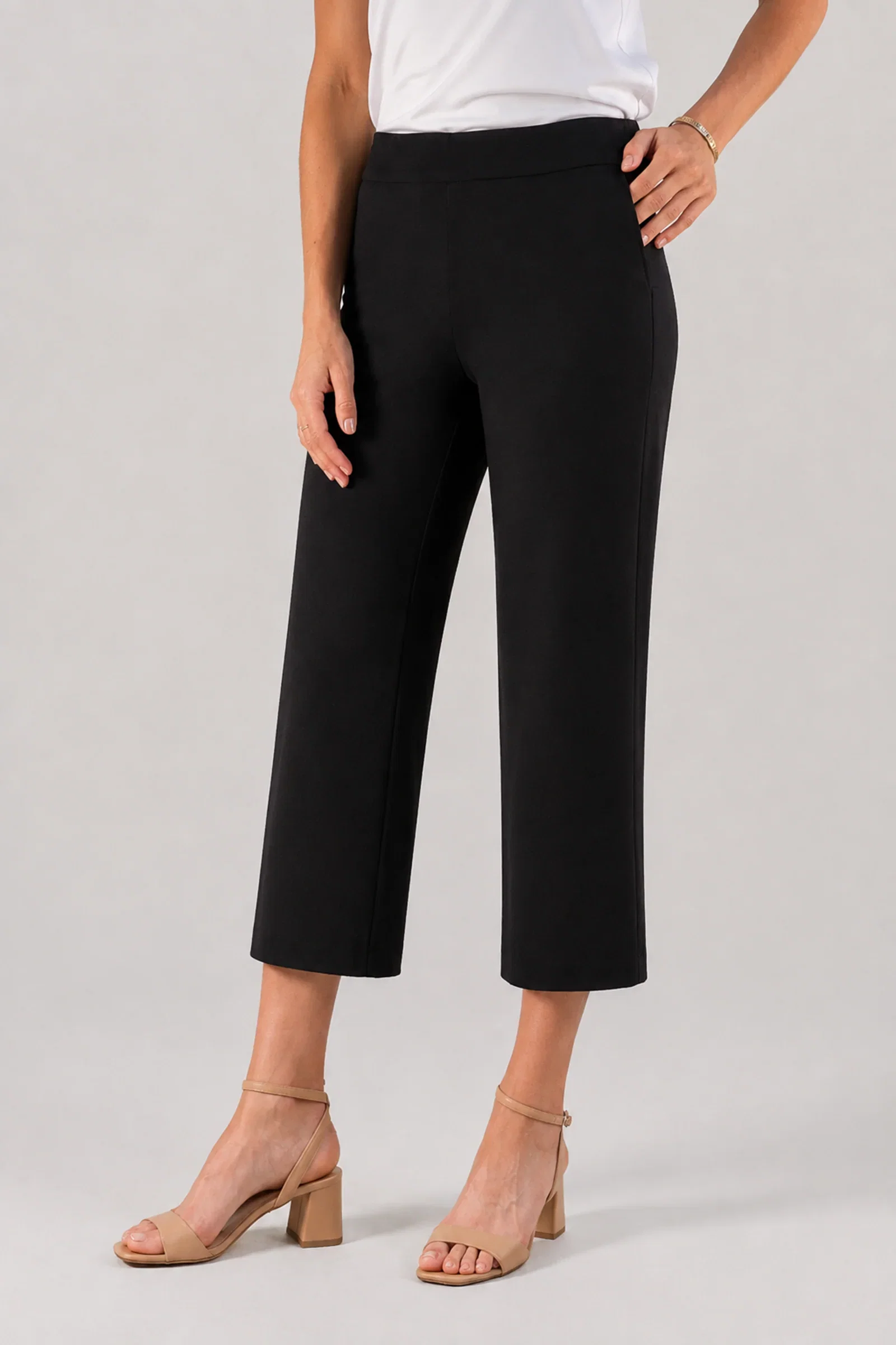 Kathryne Fabric 24 Inch Crop Pant With Pockets