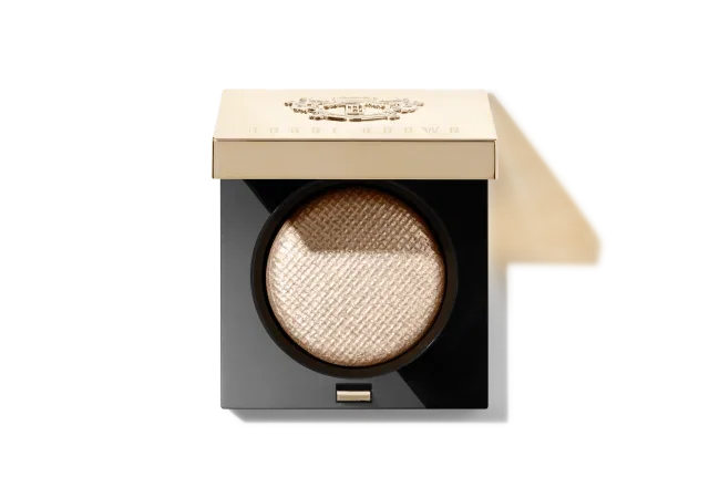 Luxe Eyeshadow in Moonstone shade.