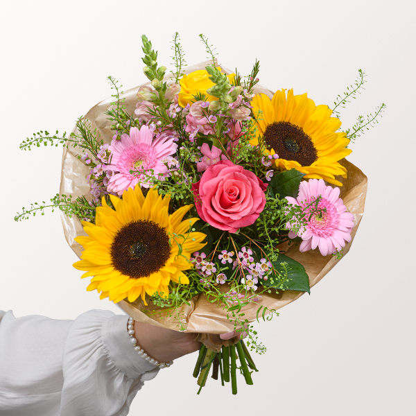 So schön ist der Frühling: Blumenstrauß Pure Freude mit 2 Gratis-Geschenken für 34,99 €