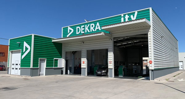 ITV de coche o moto con tasas incluidas en Dekra, líder mundial en ITV