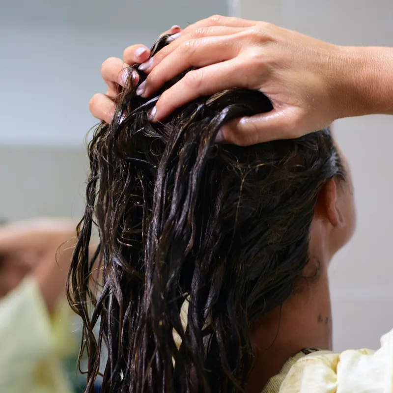 how to apply a hair mask