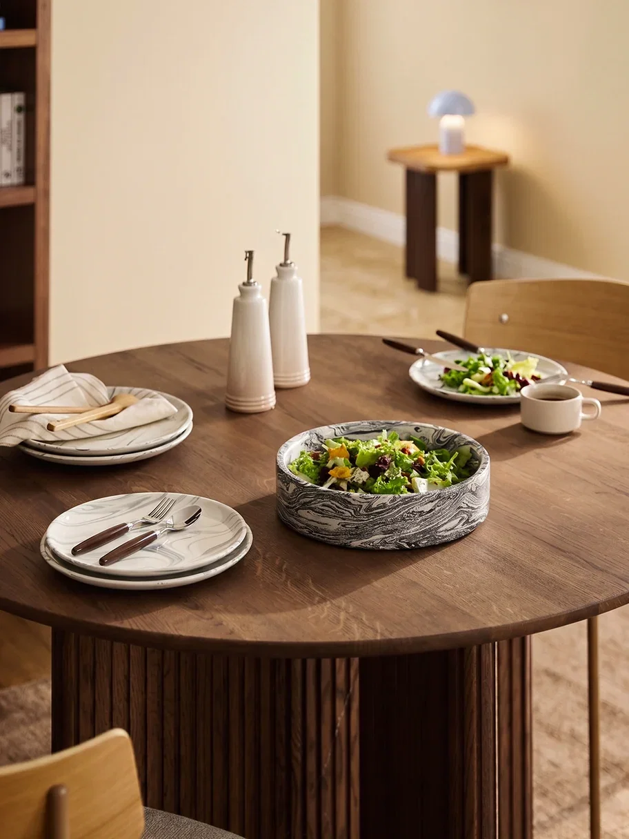 Tendencia: madera y mármol en la mesa