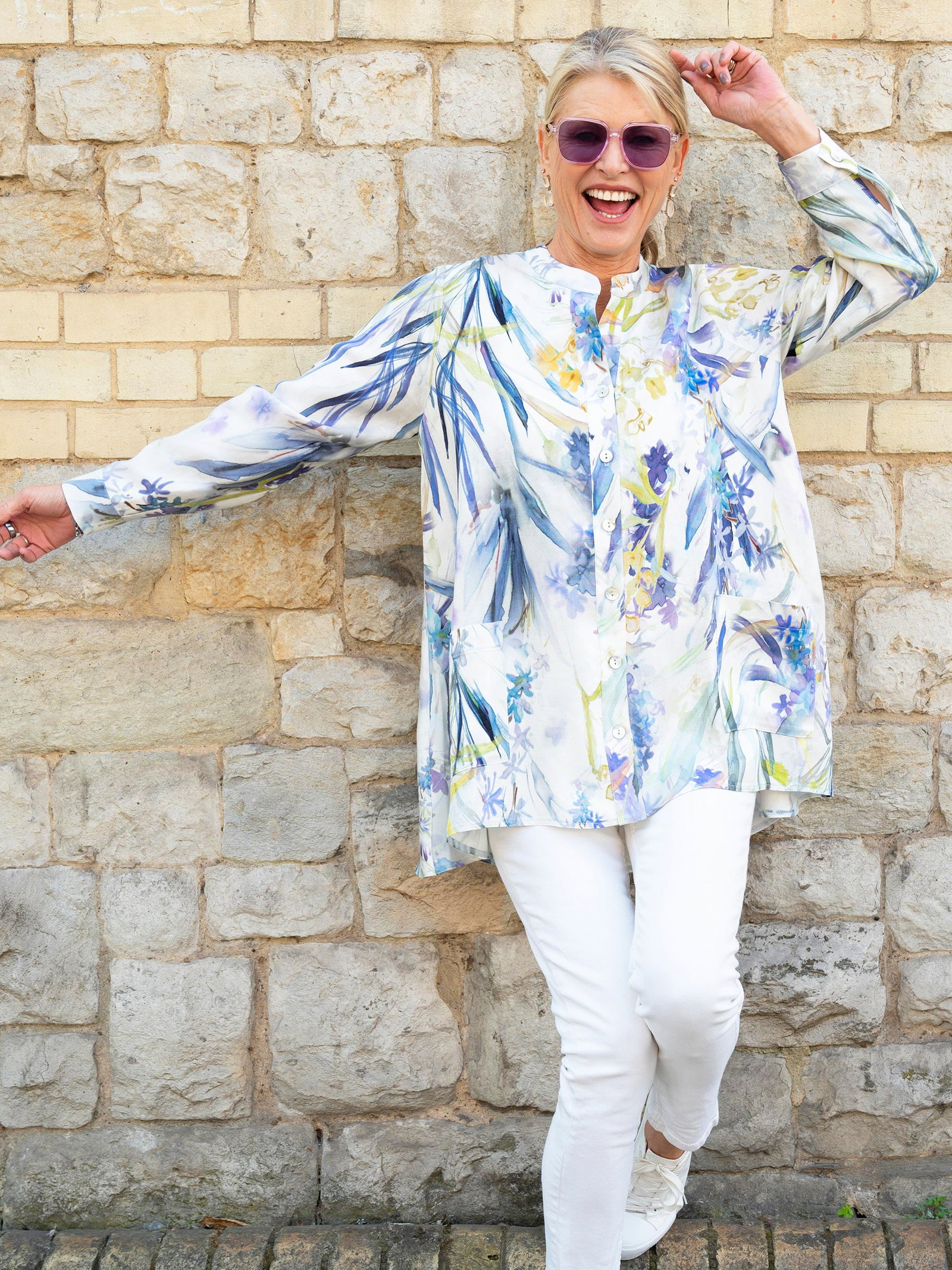 Image of White/Blue Floral Meadow Print Linen Blouse