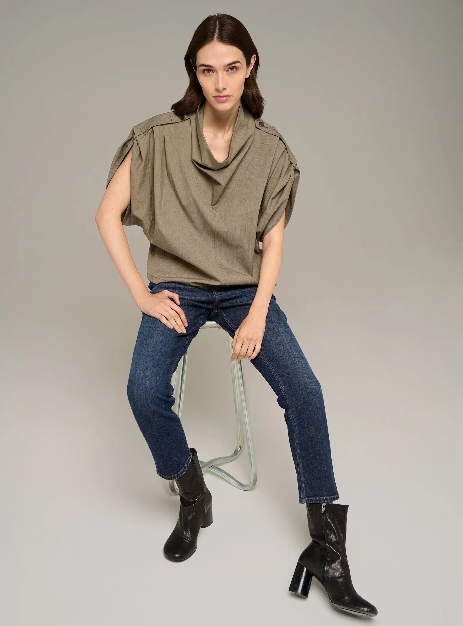Image of Blouse oversize col bénitier manches courtes à rayures