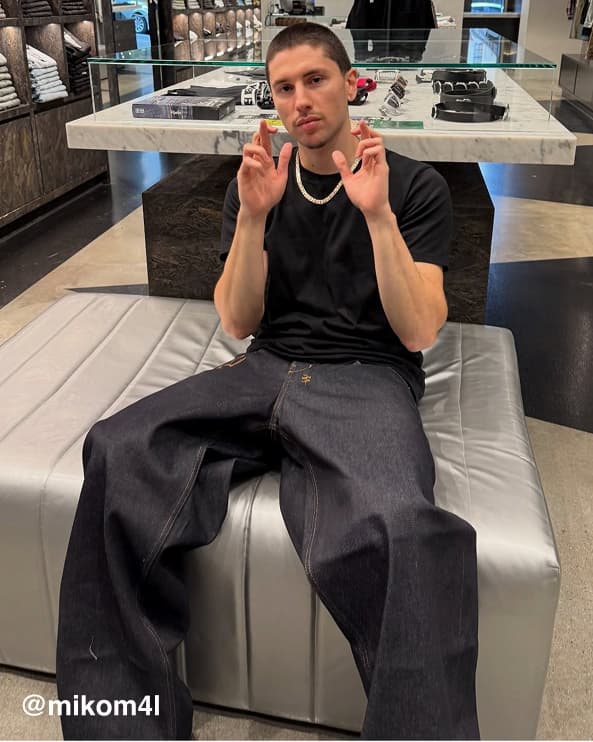 @mikom4l
