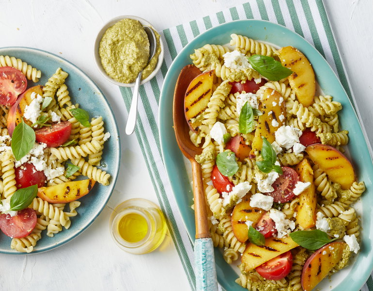 Pastasalade met perzik | Bekijk recept