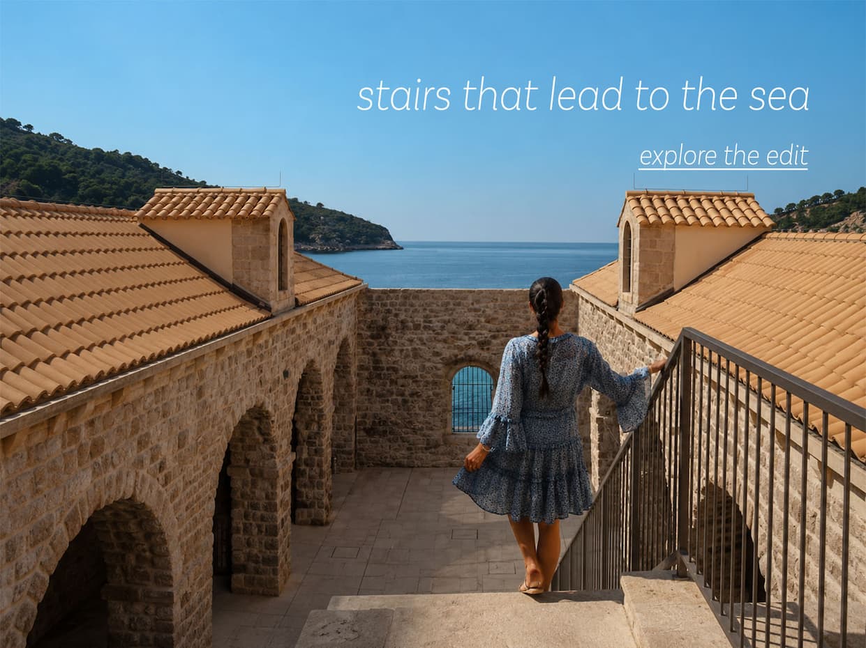 stairs that lead to the sea
