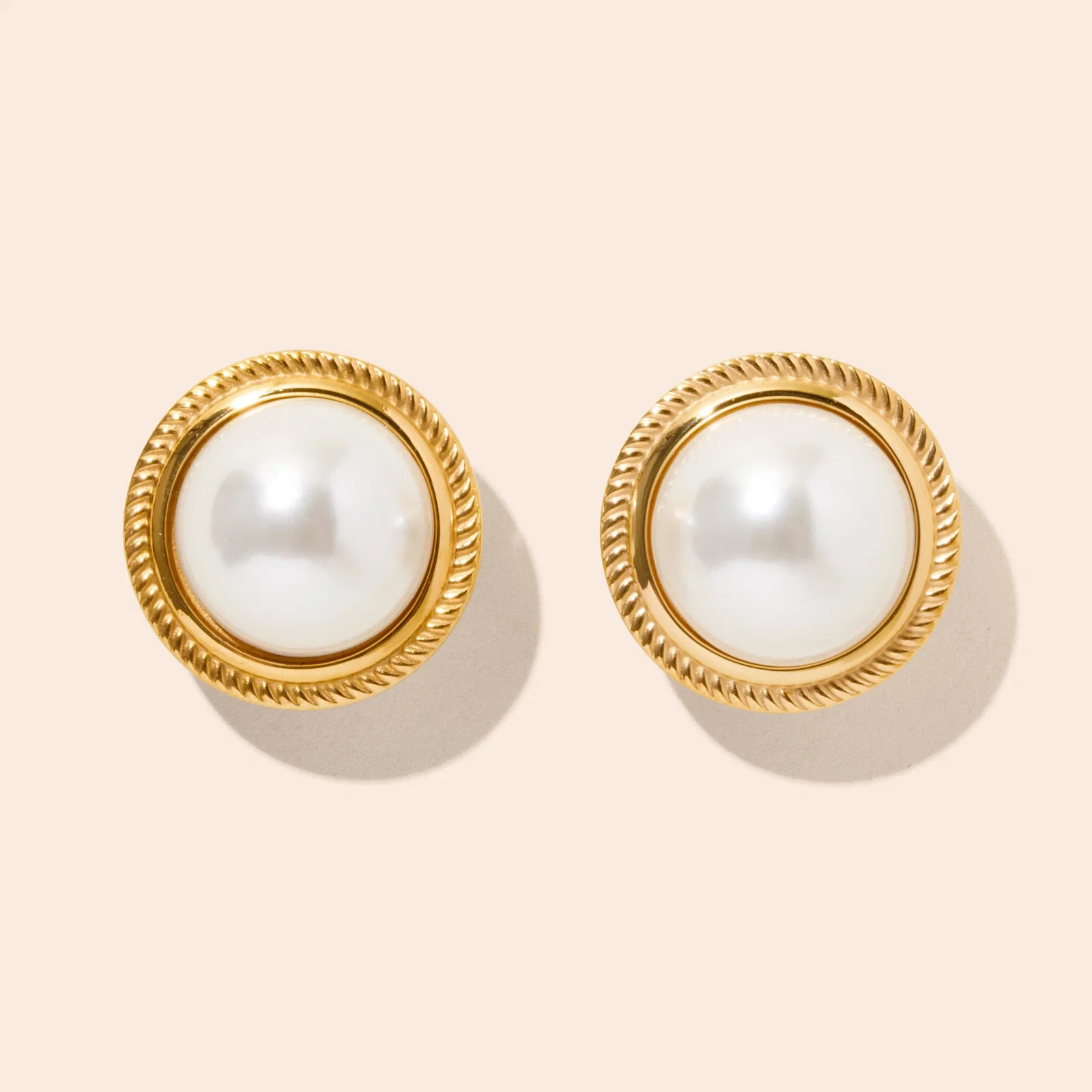 Image of Faye Studs