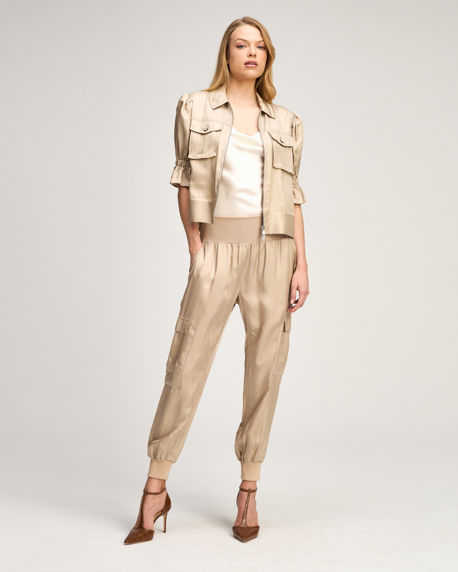 https://cinqasept.nyc/products/holly-jacket-in-khaki