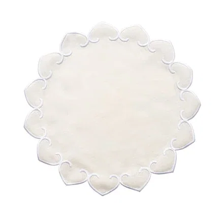 Image of Vietri Tessuti Ivory Round Placemats, Set of 4