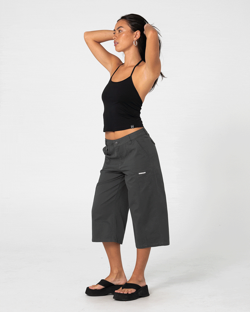 It Gyrl Low Rise Capri Cargo Pant