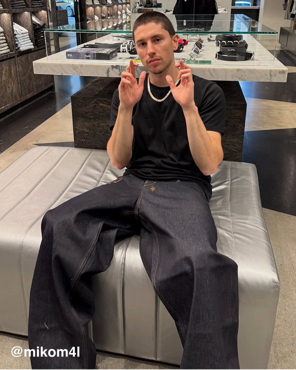 @mikom4l