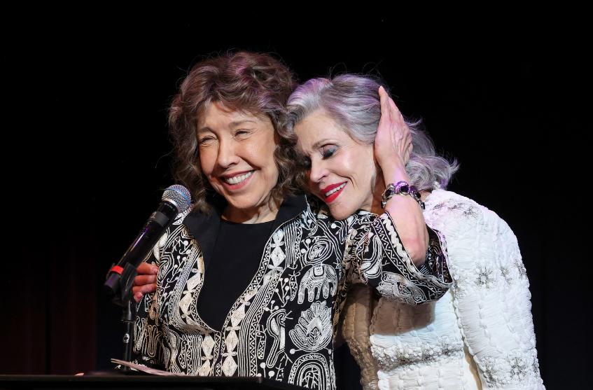 Lily Tomlin and Jane Fonda hugging