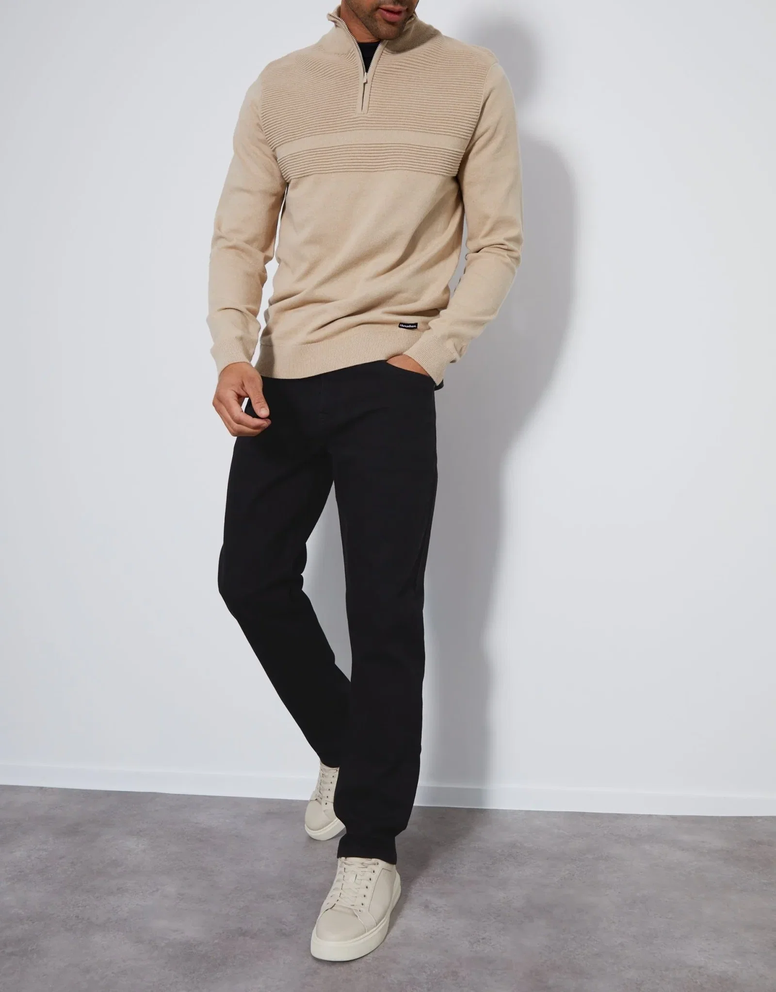 Image of Straight Leg Jeans in Black
