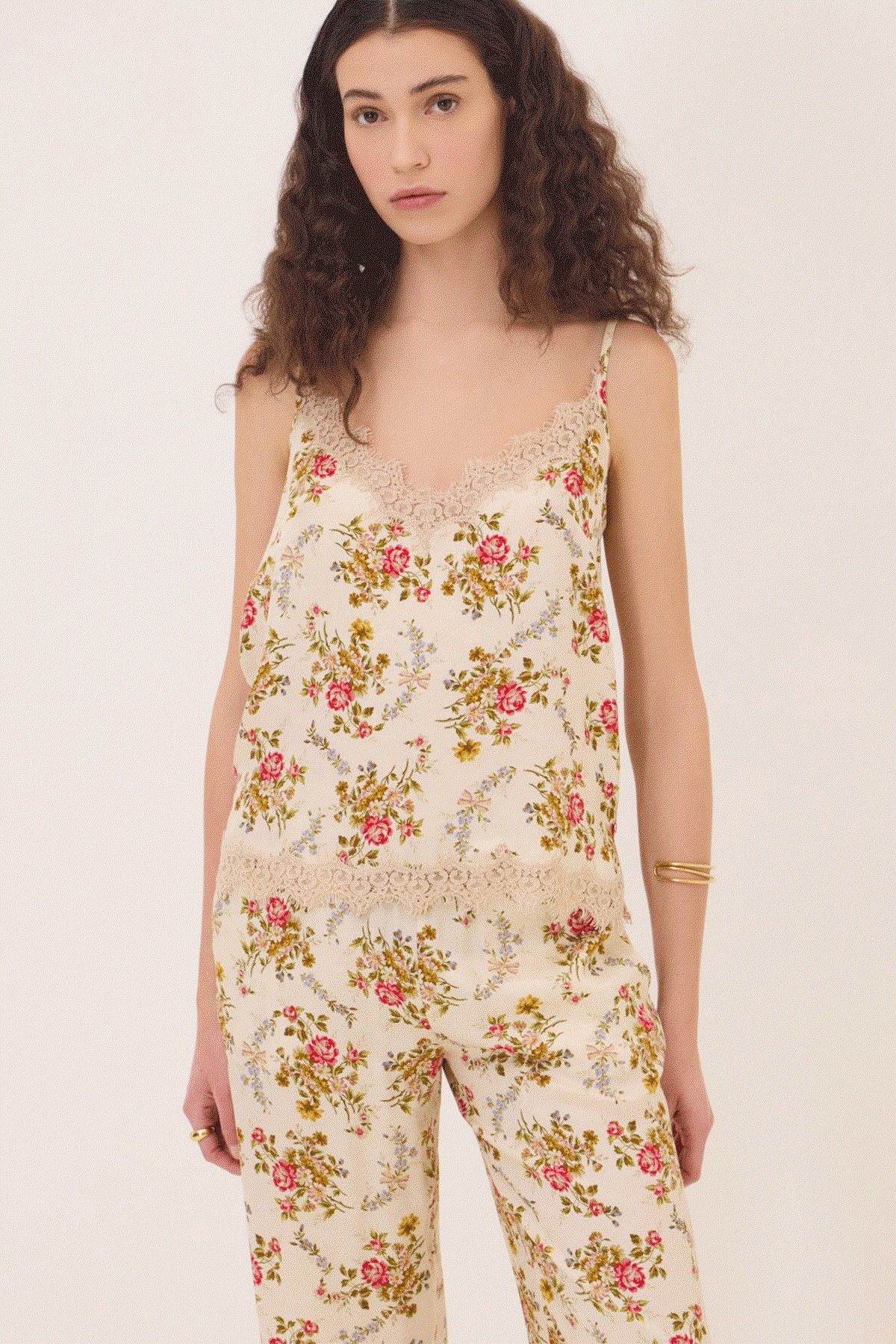 Top con pizzo