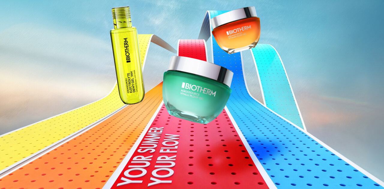 Bodegón de tratamiento facial y corporal de verano: Electrolyte Dewy Gel amarillo, gel facial Aquasource Hyalu Plump verde y crema de rostro sobre fondo de pistas de colores.
