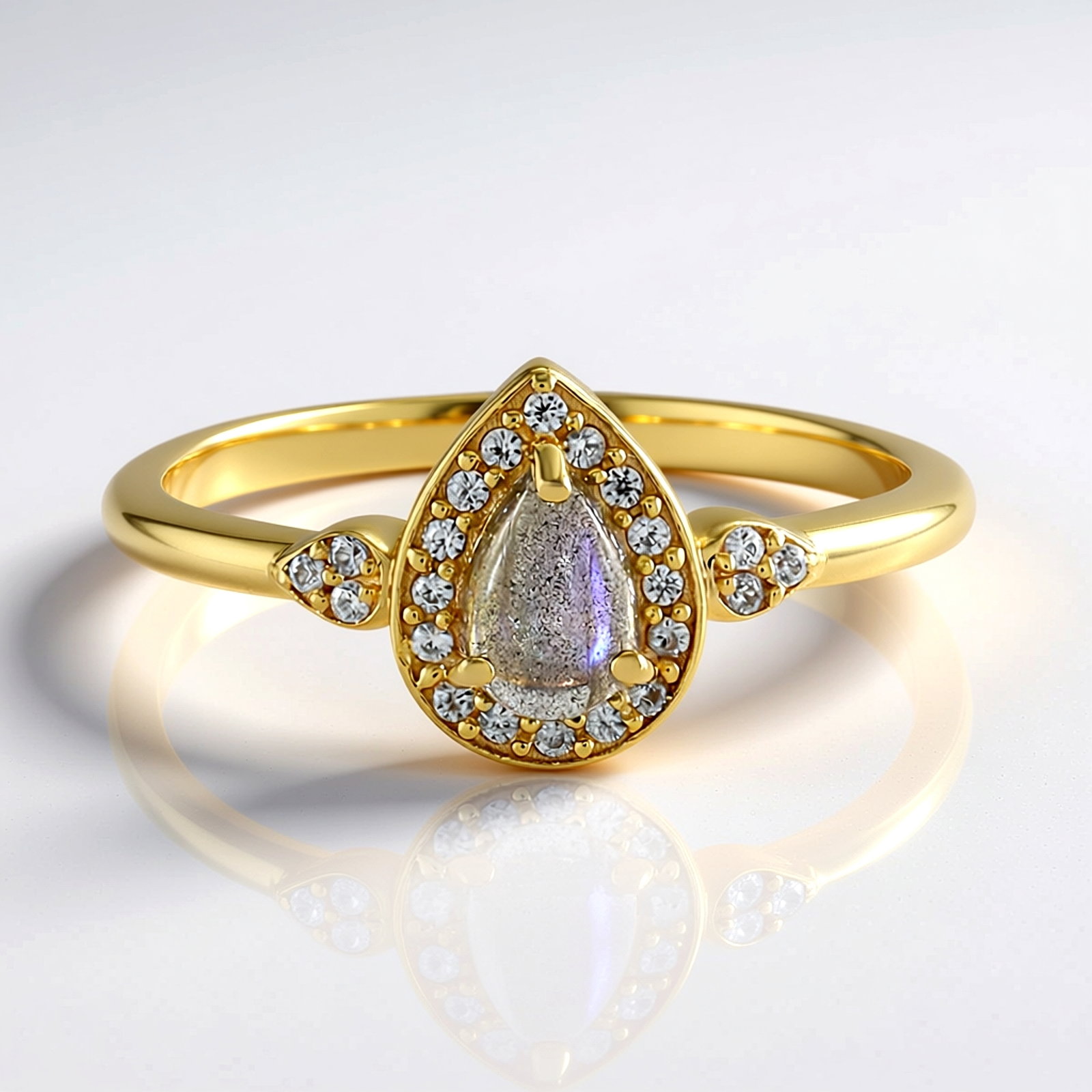 Zilveren ring met een Tanzania robijn