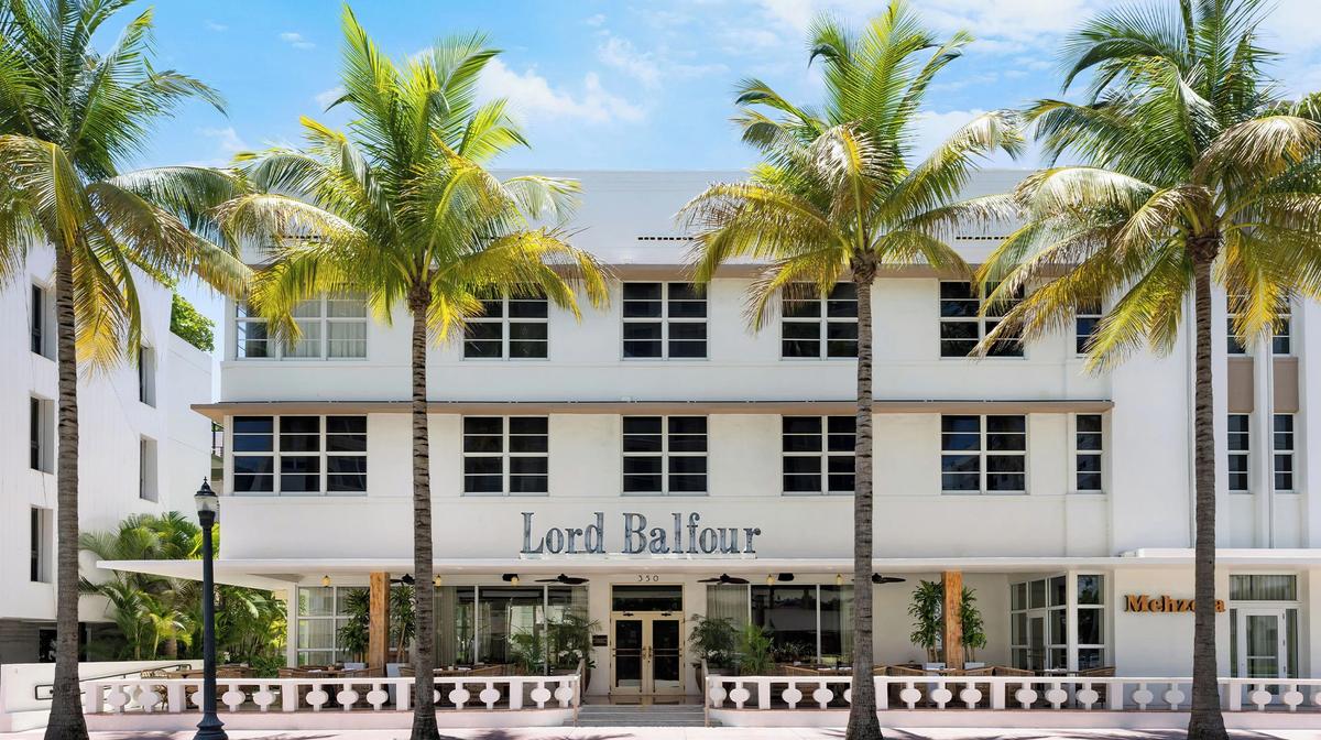 Miami Beach Art Deco Elegance with Daily Breakfast & Exclusive Beach Access