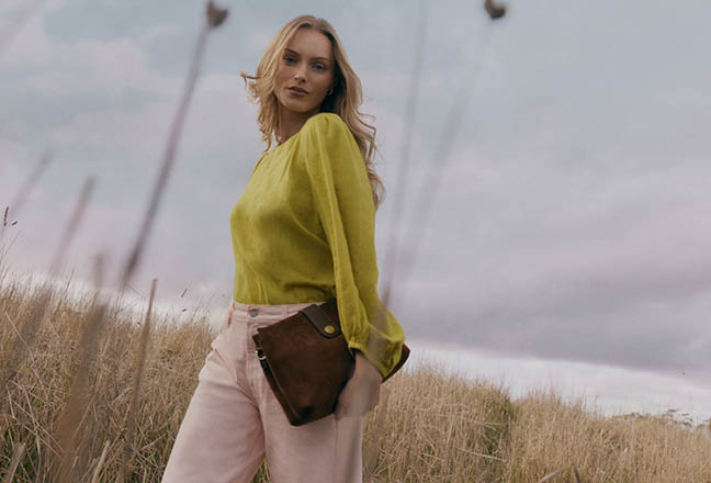 Linen Blend Scoop Neck Top