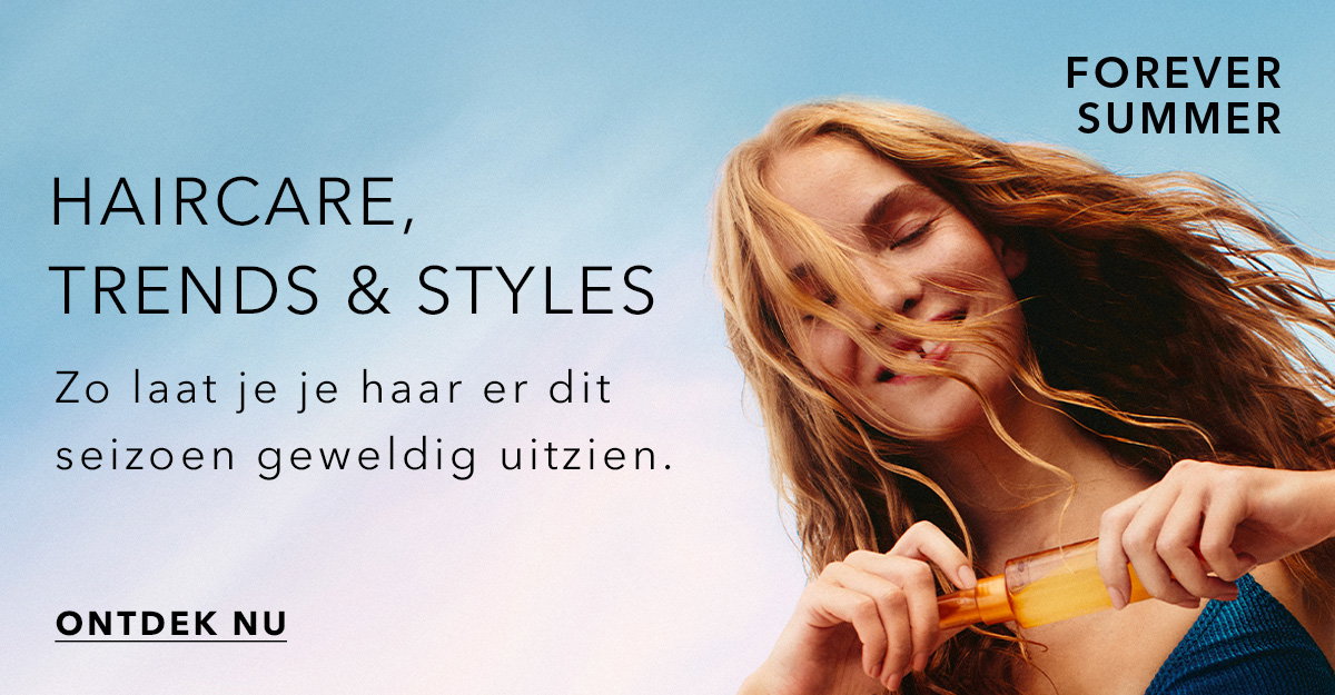 Ontdek de nieuwste haartrends en stijlen om je haar er dit seizoen geweldig uit te laten zien, met een vrouw die haar haar verzorgt op de achtergrond.