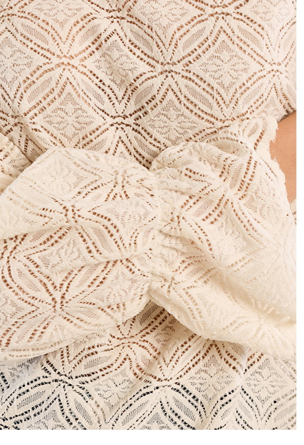 Blouse droite en semi-transparence