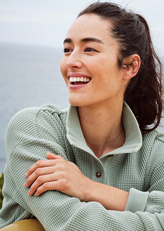 Sunwashed Waffle Mockneck Henley