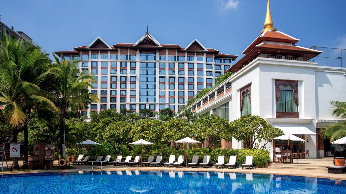 Chiang Mai Opulence with Daily Breakfast, Nightly Free-Flow Drinks & Club Lounge Access