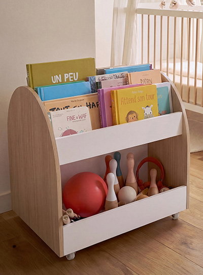 Almacenaje para libros y juguetes con ruedas - blanco