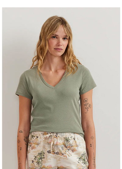 Women's Everyday Short-Sleeve V-Neck T-Shirt