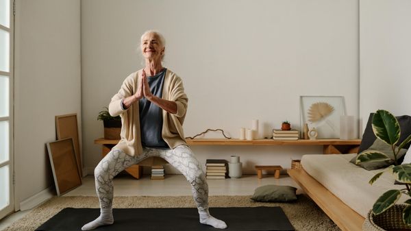Jambes lourdes: ces 3 exercices faciles les soulagent rapidement