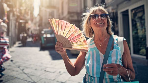 Pourquoi la chaleur devient plus difficile à supporter avec l’âge