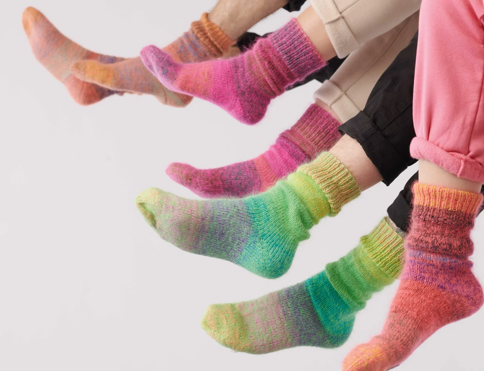 Verschiedene Socken mit Farbverlauf - Grundlagen entdecken