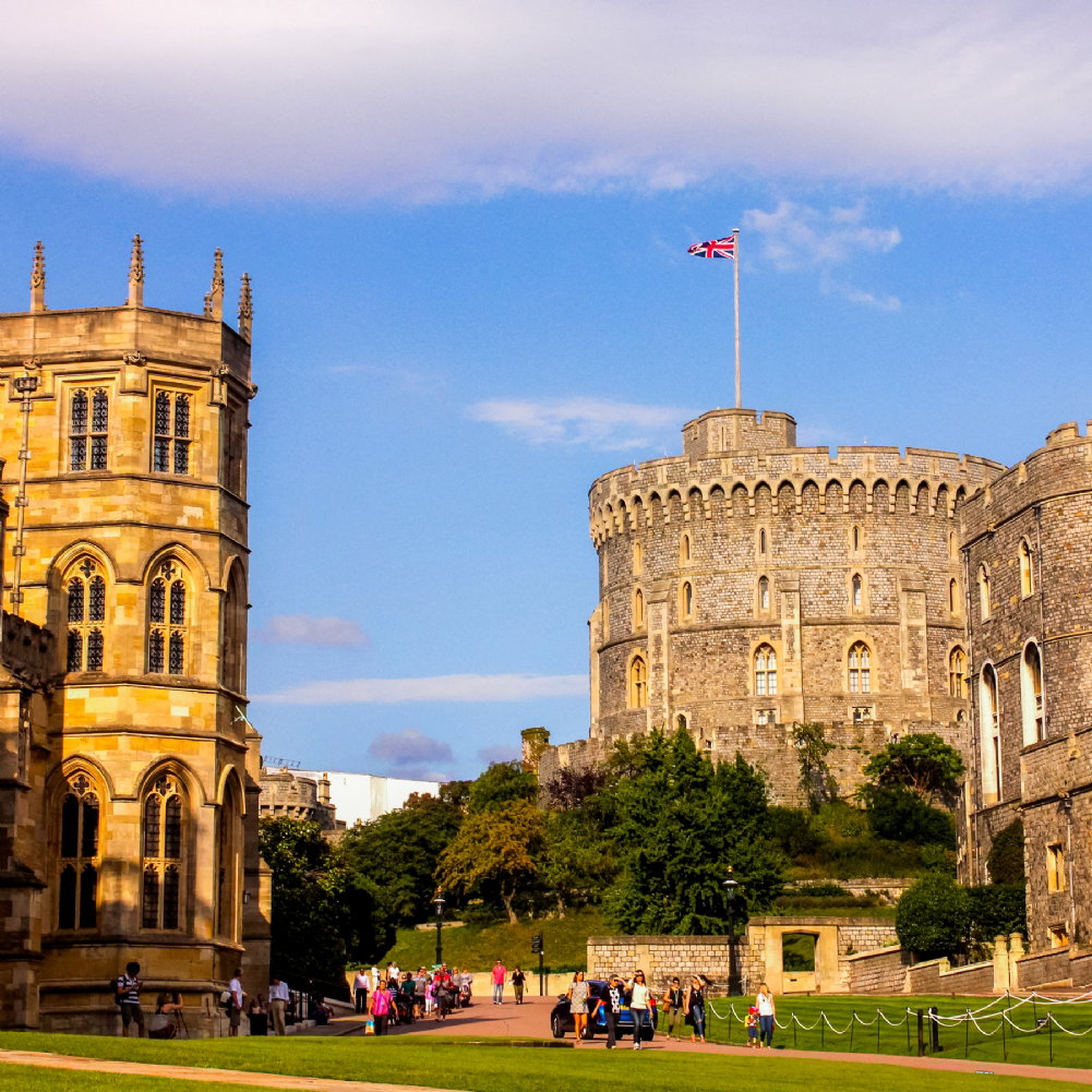 Image of Windsor Castle & 3 Course Meal at Corner House