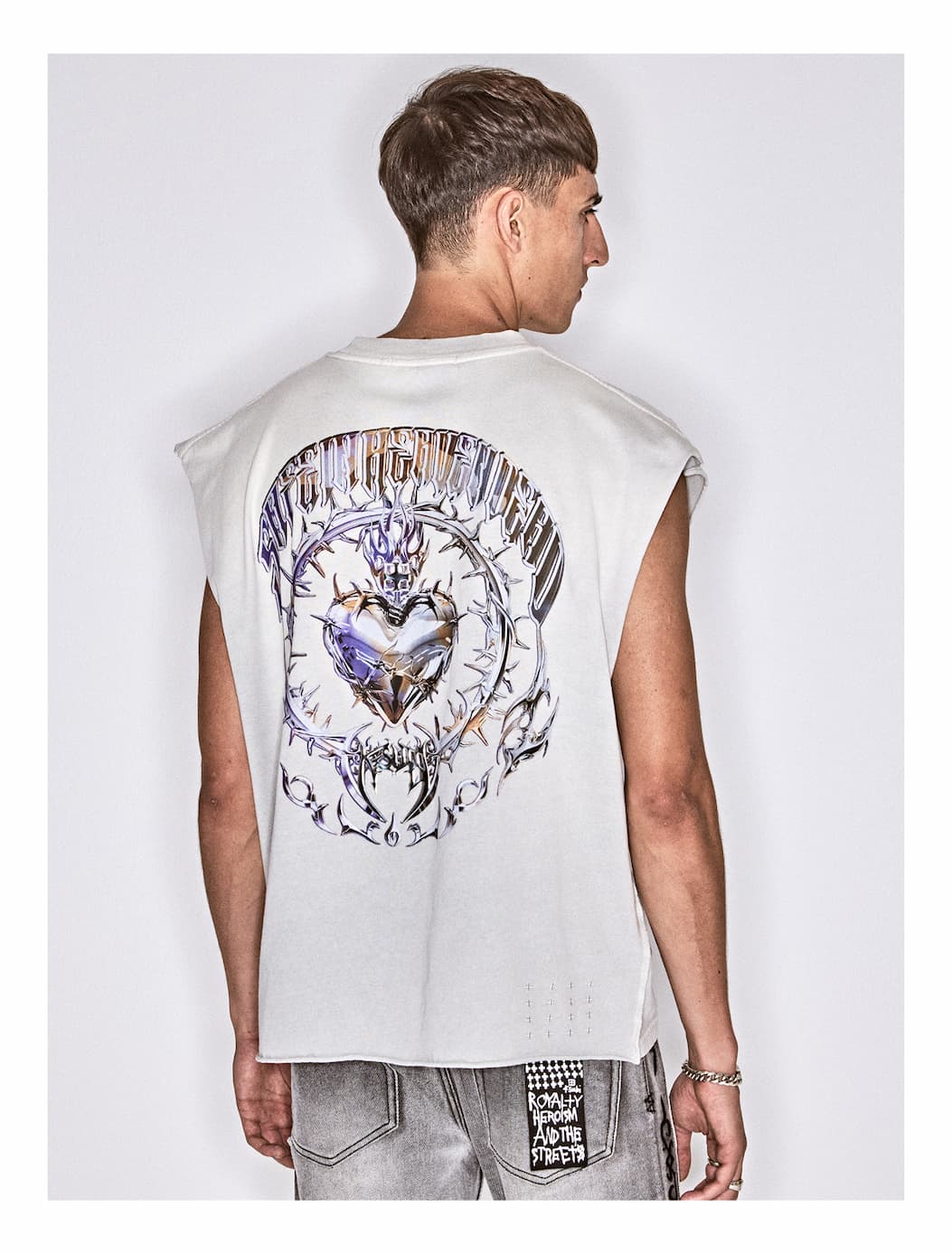 GRAPHIC TEES
