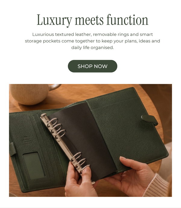 Luxury meets function: Luxurious textured leather, removable rings and smart storage pockets come together to keep your plans, ideas and daily life organised.