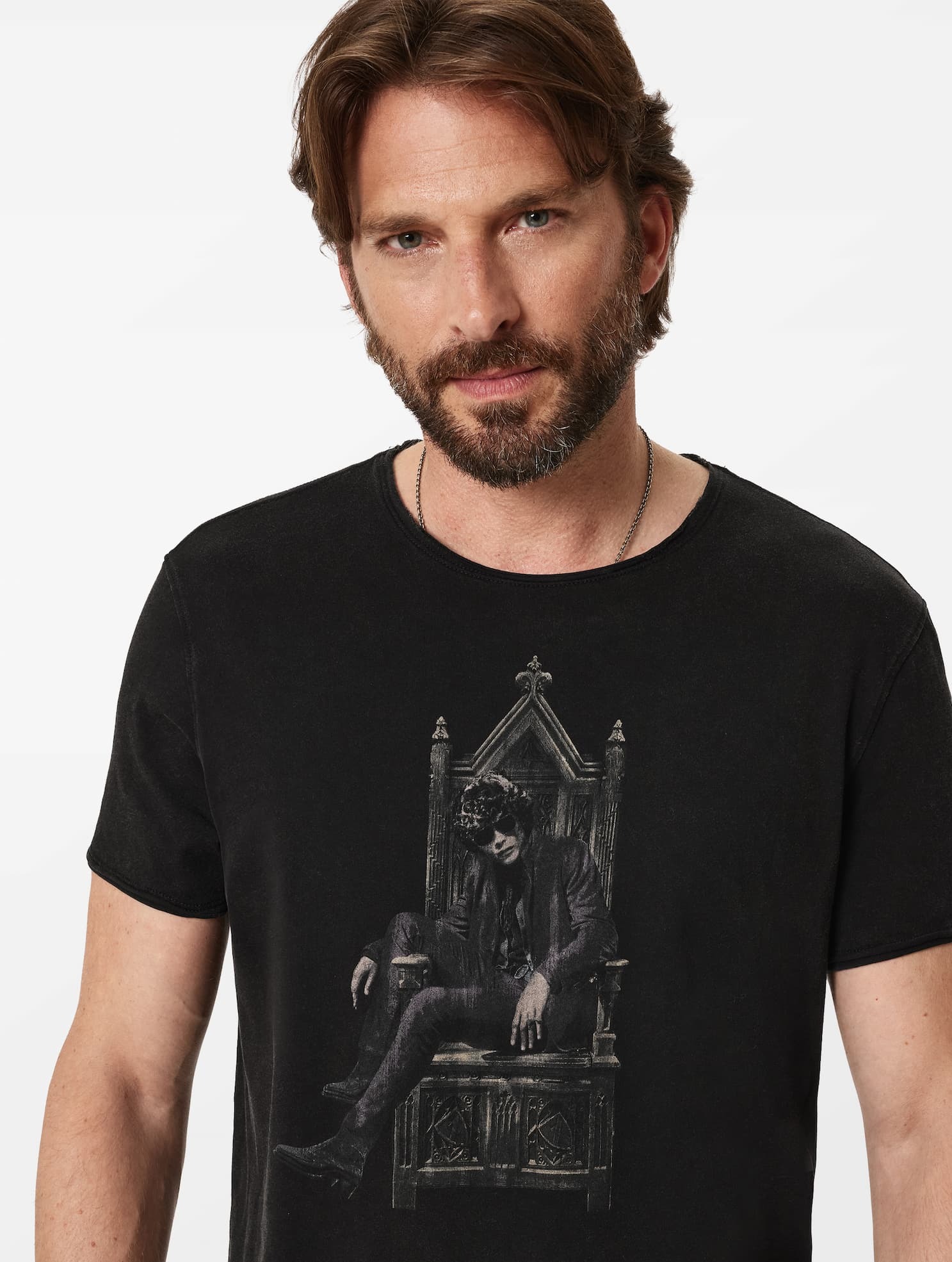 THRONE TEE